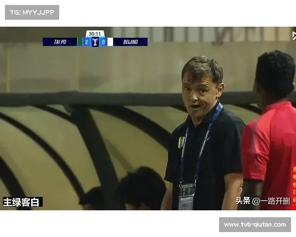 法比奥进球后指向天空,悼念前队友 法比奥进球后指向天空,悼念前队友